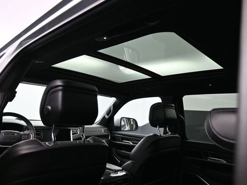 Used 2022 Jeep Wagoneer Series II w/ Premium Group I image 16