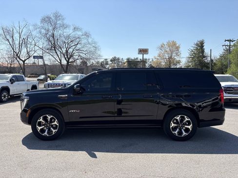 Used 2026 GMC Yukon XL AT4 Ultimate image 5