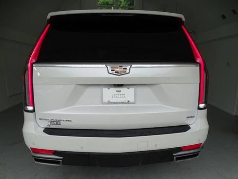 Certified 2022 Cadillac Escalade Premium Luxury AWD/4WD image 23