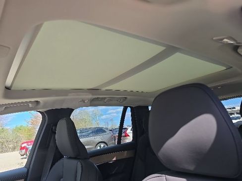 New 2026 Volvo XC90 B5 Core AWD/4WD image 27