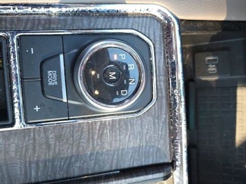 Used 2020 Ford Expedition Max Limited image 9