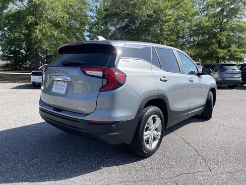 Used 2024 GMC Terrain SLE AWD/4WD image 3