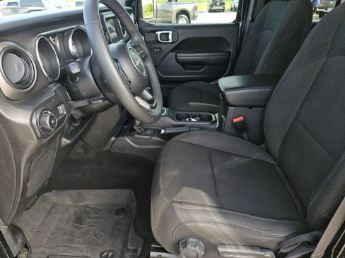 Used 2023 Jeep Wrangler Unlimited Sport AWD/4WD image 21