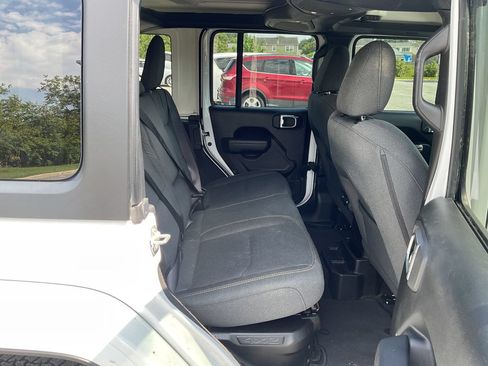 Used 2024 Jeep Wrangler Unlimited w/ Convenience Group AWD/4WD image 23