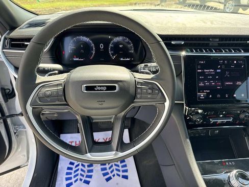 New 2025 Jeep Grand Cherokee Altitude image 38