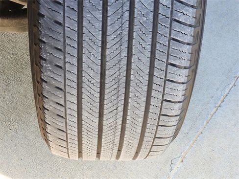 Certified 2024 Chevrolet Tahoe LT image 12