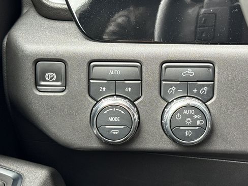 Used 2025 GMC Sierra 1500 Elevation w/ Preferred Package AWD/4WD image 36