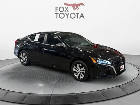 Used 2024 Nissan Altima 2.5 S FWD image 8