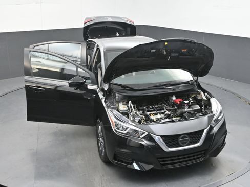 Used 2021 Nissan Versa SV FWD image 39