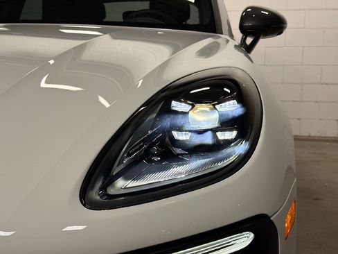Certified 2026 Porsche Macan Turbo AWD/4WD image 10