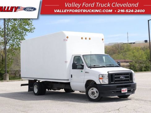 Used 2023 Ford E-450 and Econoline 450 Super Duty RWD image 1