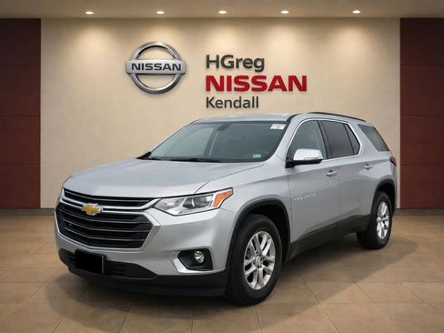 Used 2019 Chevrolet Traverse LT image 3