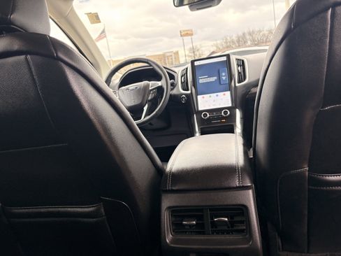 Used 2024 Ford Edge Titanium w/ Equipment Group 301A image 9