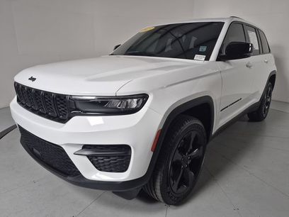 Used 2023 Jeep Grand Cherokee Altitude