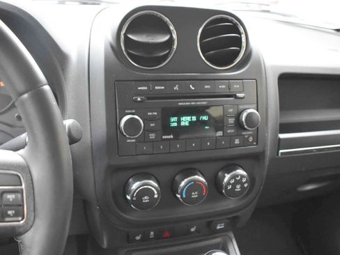 Used 2014 Jeep Patriot High Altitude FWD image 18