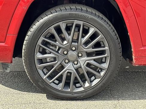 Used 2023 Jeep Compass Limited image 10