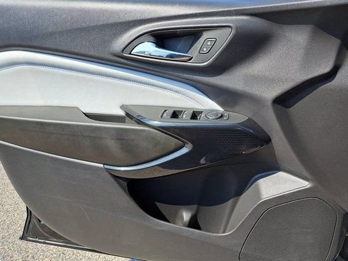 Used 2025 Chevrolet Trax LT w/ LT Convenience Package FWD image 18