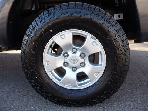 Used 2014 Toyota Tacoma 4x4 Double Cab image 43