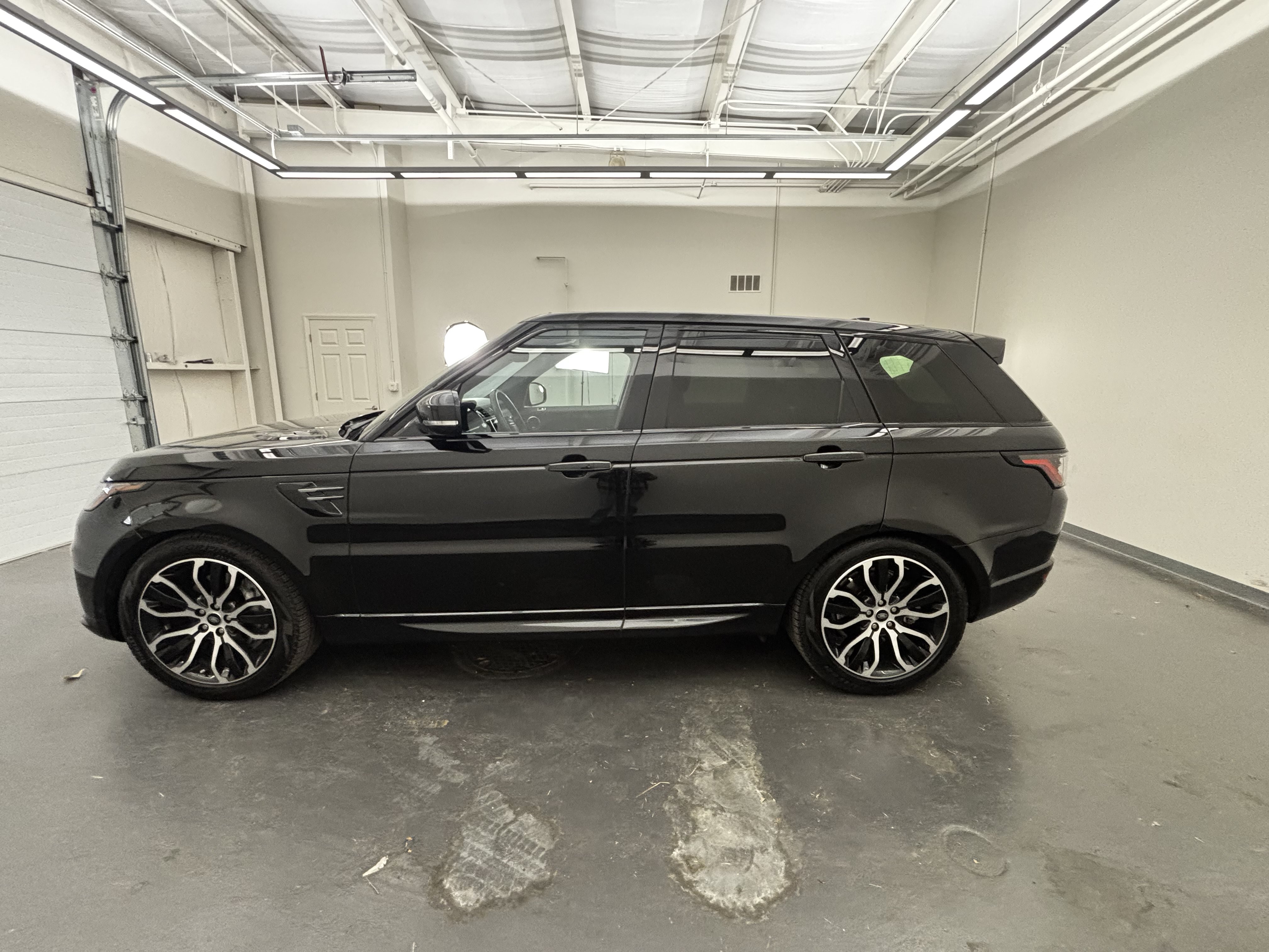 Used 2022 Land Rover Range Rover Sport HSE Silver Edition AWD/4WD image 4