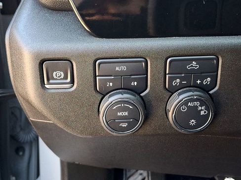 Used 2024 Chevrolet Silverado 1500 LT image 25