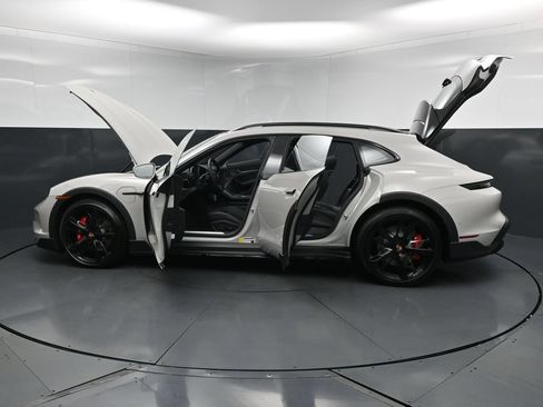 New 2026 Porsche Taycan 4S AWD/4WD image 34