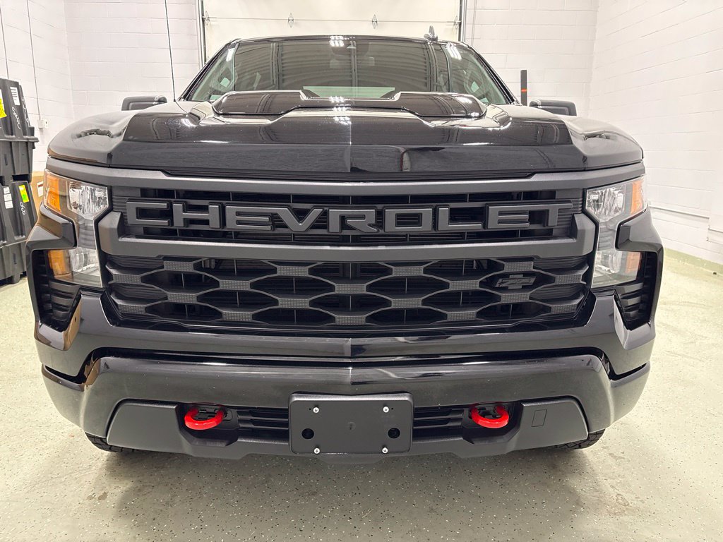 Used 2024 Chevrolet Silverado 1500 Custom Trail Boss w/ LPO, Dark Essentials Package AWD/4WD image 10