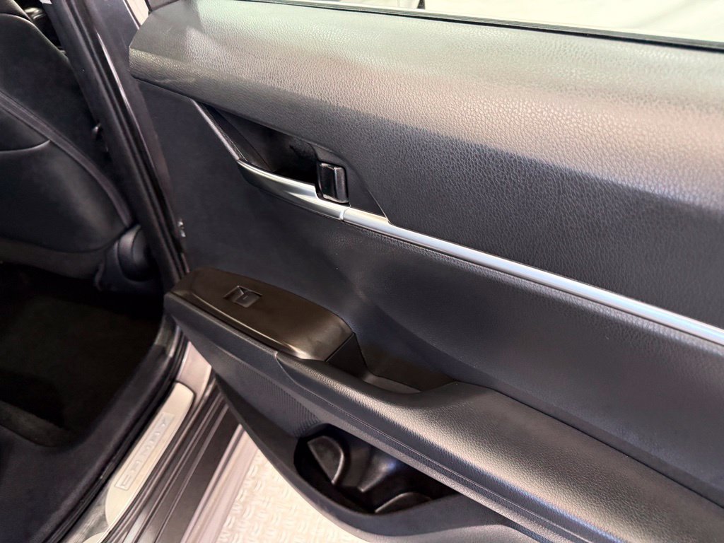 Used 2024 Toyota Camry SE FWD image 25