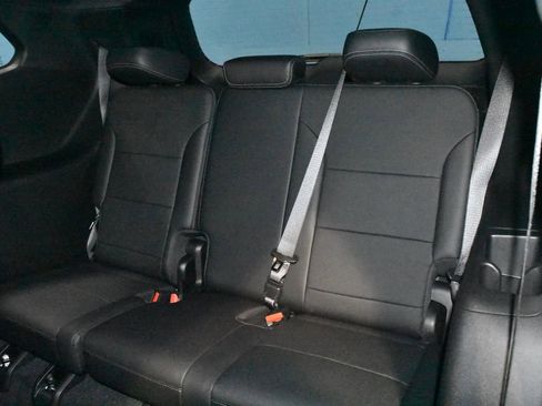 Used 2025 Buick Enclave Preferred image 21