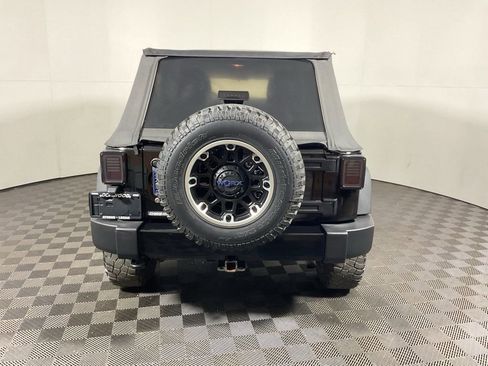 Used 2016 Jeep Wrangler Unlimited Sport image 12