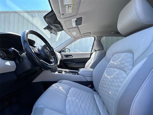 Used 2022 Nissan Pathfinder SV image 15