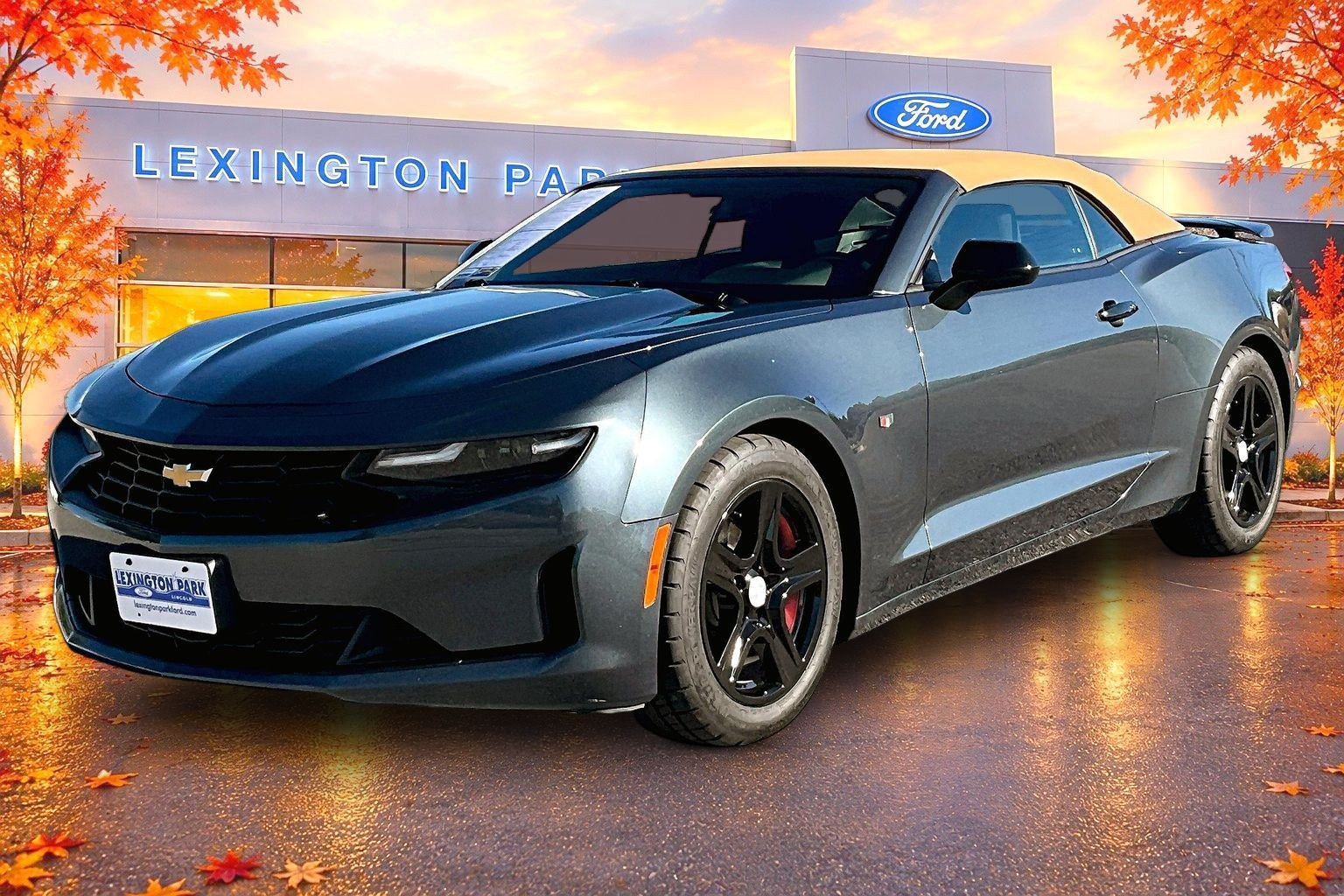 Used 2020 Chevrolet Camaro LT RWD image 3