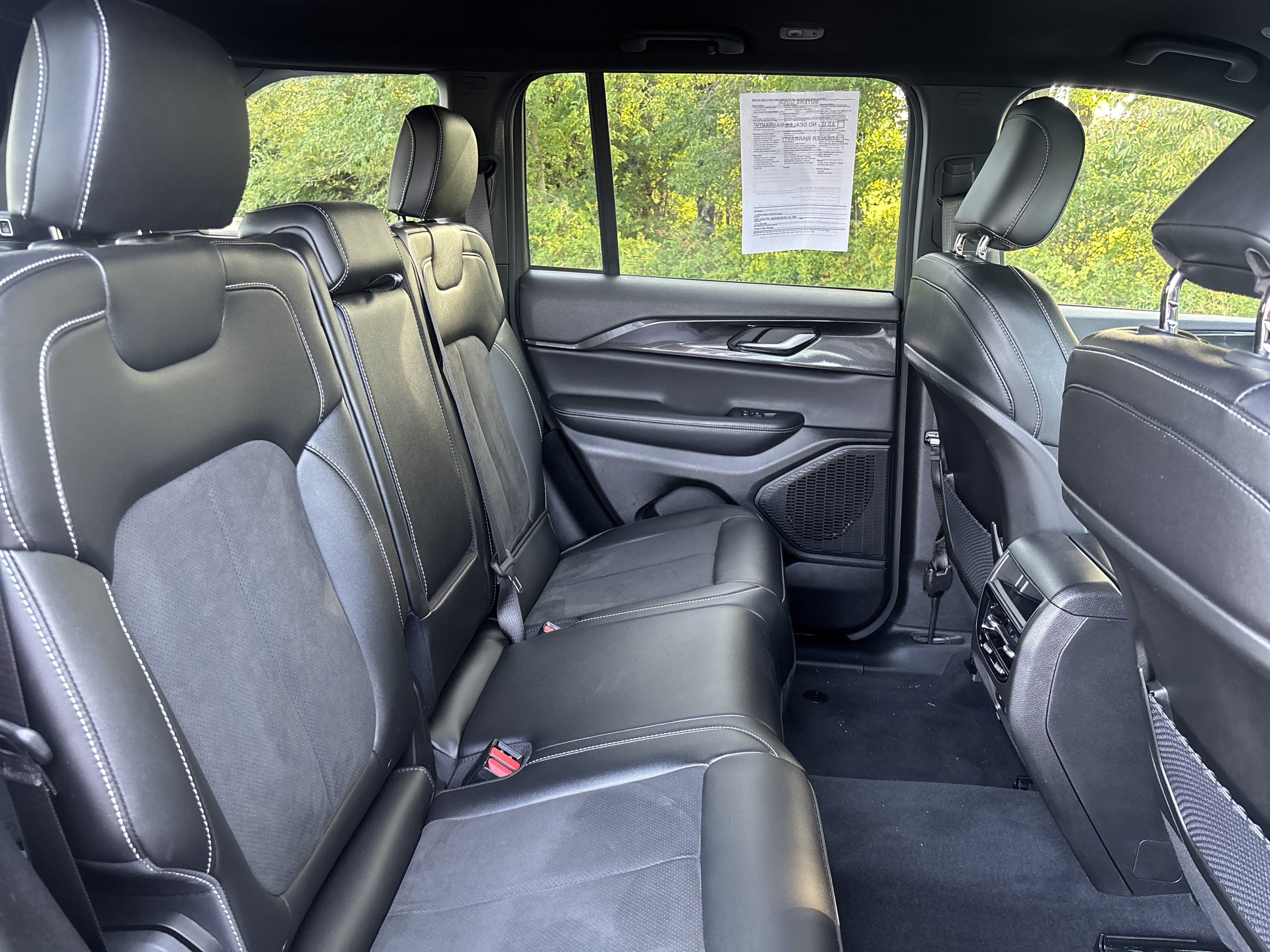 Used 2023 Jeep Grand Cherokee Altitude AWD/4WD image 21
