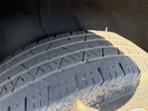 Used 2023 GMC Acadia SLT image 23