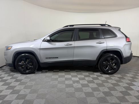Used 2021 Jeep Cherokee Latitude Plus FWD image 2