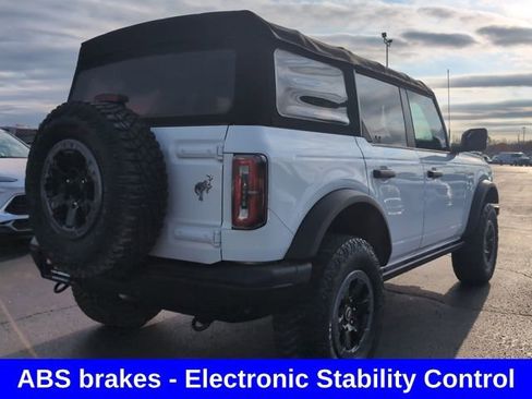 Used 2022 Ford Bronco Badlands image 8
