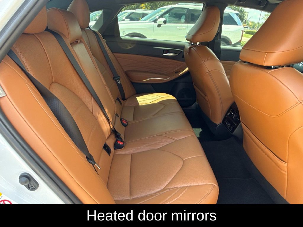 Used 2019 Toyota Avalon Limited FWD image 12