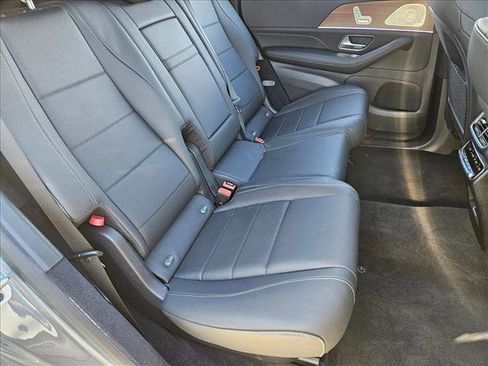 Used 2025 Mercedes-Benz GLS 450 4MATIC image 19