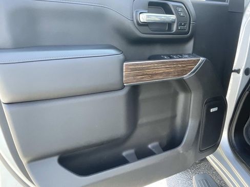 Used 2023 Chevrolet Silverado 2500 High Country w/ Z71 Off-Road Package image 15