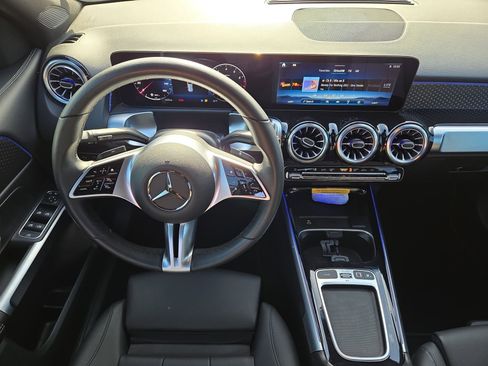 New 2025 Mercedes-Benz GLB 250 GLB 250 image 14