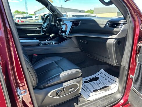 Used 2024 Jeep Wagoneer L Series II w/ Flexible Seating Group AWD/4WD image 52