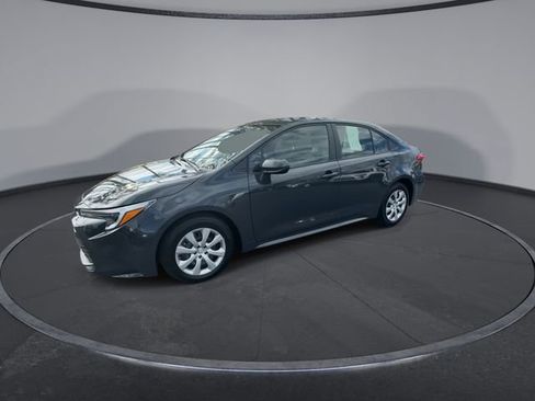 Used 2025 Toyota Corolla LE image 7