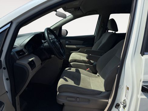 Used 2016 Honda Odyssey LX image 10