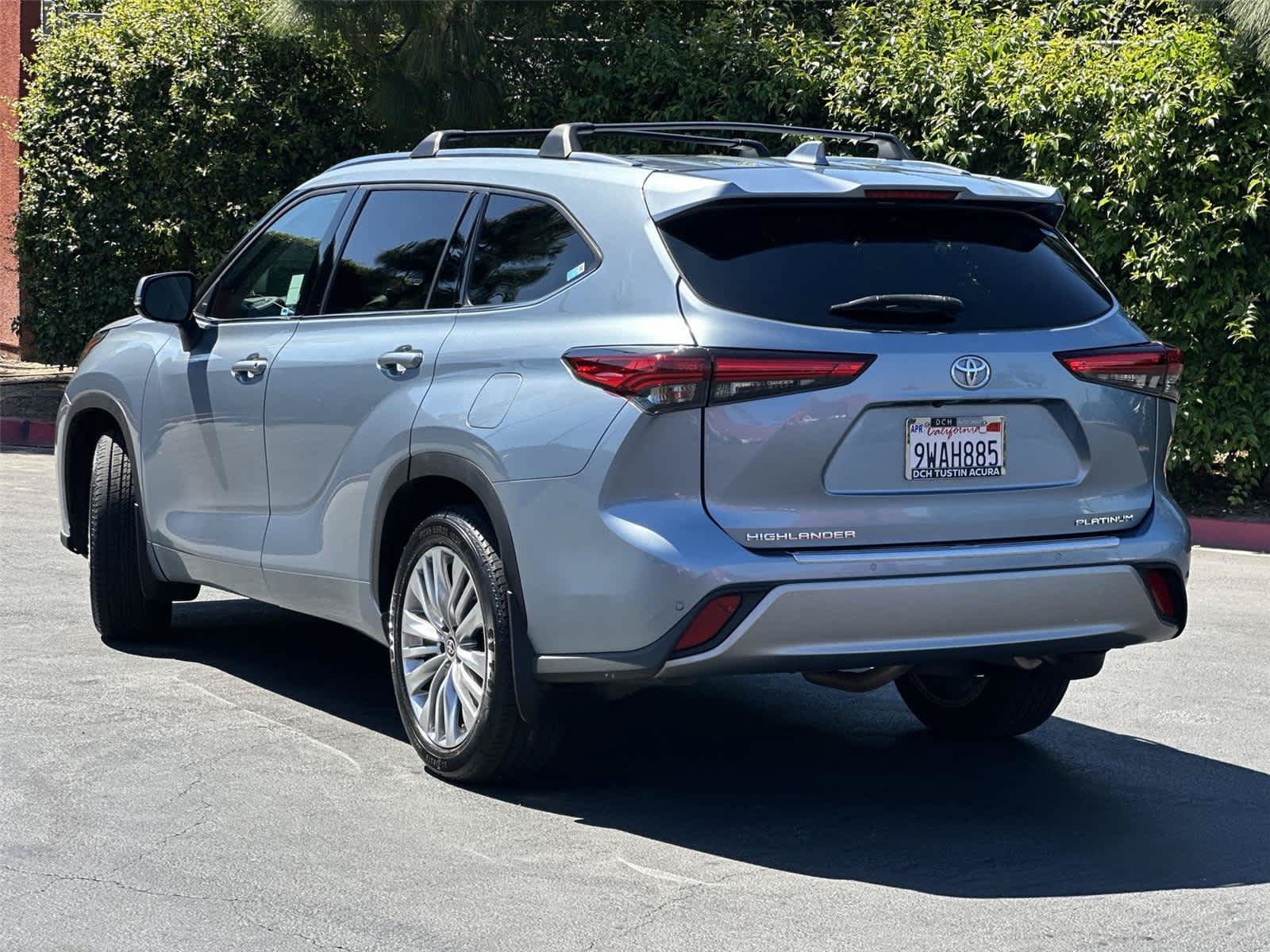 Used 2022 Toyota Highlander Platinum FWD image 5