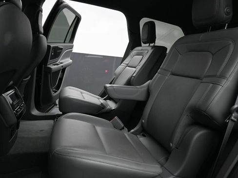 Used 2020 Lincoln Aviator Reserve AWD/4WD image 12