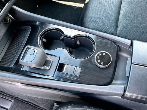 Used 2025 Nissan Rogue SV AWD/4WD image 17