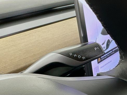 Used 2020 Tesla Model 3 Standard Range Plus image 24