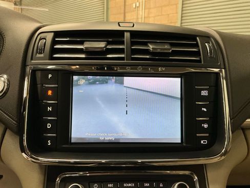 Used 2019 Lincoln Continental Reserve image 23