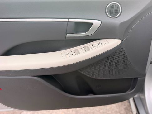 Used 2025 Hyundai Sonata SEL FWD image 27