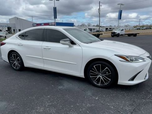 Used 2022 Lexus ES 350 w/ Premium Package image 2