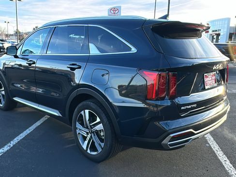 Used 2023 Kia Sorento EX image 5